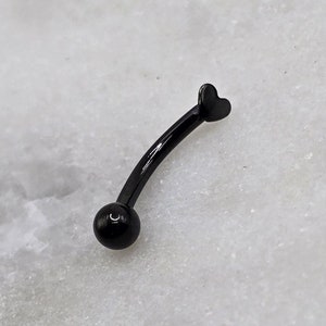 16g 8 mm Coração Preto PVD Sólido 316L Aço Cirúrgico Curvo Sobrancelha Rook Piercing Rosca Externa Barbell