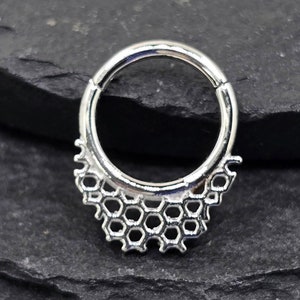 16g 8mm Mesh Bee Honeycomb Hinged Segment Clicker Solid 316L Surgical Steel | Septum Helix Daith Piercing