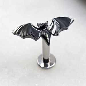 Piercing de titanio ASTM F136 sin rosca, con forma de murciélago, color negro, con parte trasera plana, para cartílago, hélice, labio, trago