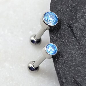 16g Tytan ASTM F136 Wewnętrzny gwint Niebieski Okrągły Bezel Zestaw Klejnot Medusa Tragus Helix Kolczyk z Chrząstki Koncha Sztanga