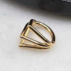 16g Titanium ASTM F136 Triple Spike Chevron Implant Grade Hinged Segment Clicker Septum Helix Piercing Cartilage Daith Piercing Ring