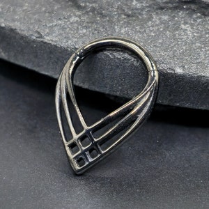 16g 8mm Woven Chevron Hinged Segment Clicker Piercing Hoop Ring Solid Black PVD Plated 316L Surgical Steel