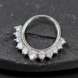 16g 10 mm CZ Gem Row Sólido 316L Aço Cirúrgico Articulado Segmento Clicker Piercing Hoop Septo Daith Helix Piercing Jóias Anel
