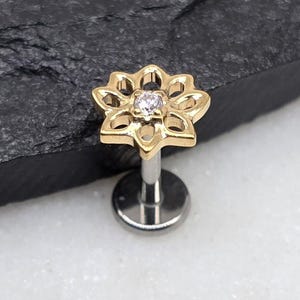 Titanium ASTM F136 Draadloos lotus witte CZ Marquise platte achterkant barbell kraakbeen conch platte helix labret tragus piercing