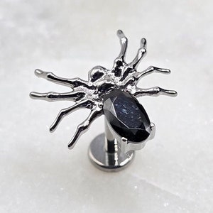 Titan ASTM F136 Spinne mit schwarzem CZ Gem Threadless Top Labret Barbell Piercing Conch Flache Knorpel Helix Labret Monroe