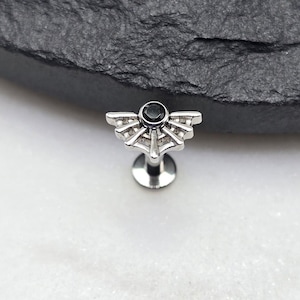 Titan ASTM F136 Fadenlos Spinnennetz Flat Back Barbell Knorpel Conch Flat Helix Labret Tragus Piercing Medusa Piercing Halloween