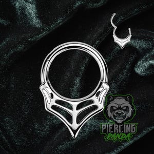 Anel de piercing de argola com ponta em V de 16g e 8 mm com dobradiça em forma de teia de aranha em aço cirúrgico 316L sólido