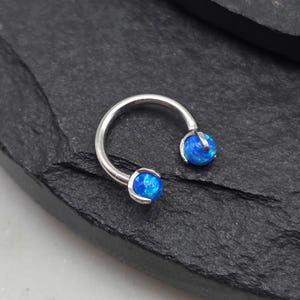 Anneau de fer à cheval en pierre avec filetage interne, opale bleue, griffe, 16 g, piercing en acier chirurgical 316L, anneau de septum hélicoïdal Daith