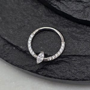 Segment articulé en titane, ASTM F136, qualité marquise, segment articulé pour septum, cartilage, anneau de piercing Daith