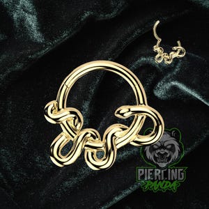 Anel de piercing de argola com clicker e segmento articulado com forro de cobra constritor de 16g, banhado a ouro PVD, aço cirúrgico sólido 316L