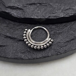 16g Implant Grade Titanium Bead Fan Lined Hinged Segment Septum Helix Piercing Cartilage Daith Hoop Piercing Ring