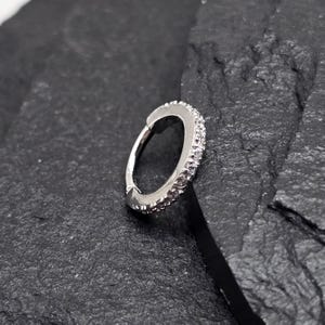 16g Side Forrado CZ Gems Sólido Aço Cirúrgico 316L Segmento Articulado Clicker Hélice Cartilagem Orbital Piercing Anel de Argola