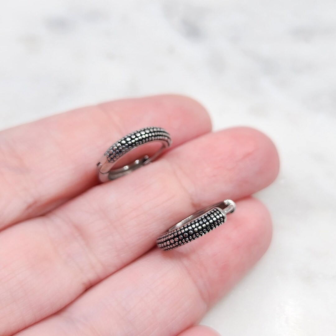 2x 18g Texture Ethnic Solid Hinged Segment Clicker Helix Earrings ...