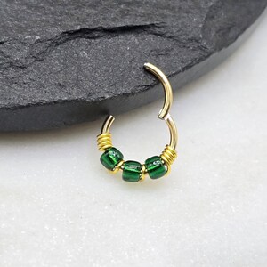 18g 20g Emerald Green Glass Hinged Segment Clicker Gold PVD 316L Surgical Steel Three Beads Nose Piercing Helix Cartilage Hoop Ring