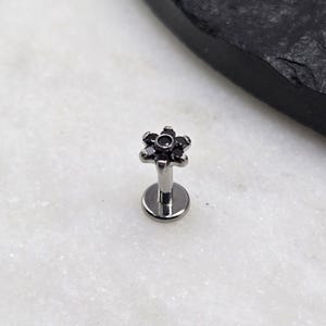 16g Titanium ASTM F136 Internal Thread Jet Black CZ Flower Top Piercing Conch Flat Cartilage Helix Labret Monroe