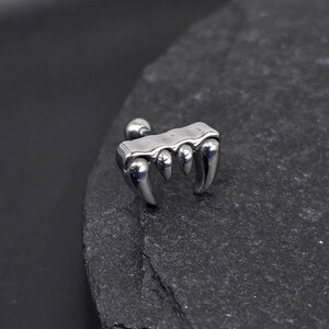 16g Thick Fangs Solid Polished 316L Surgical Steel External Thread Tragus Helix Conch Cartilage Earring Barbell Dracula Halloween Vampire