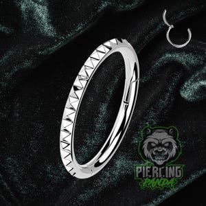 16g Implant Grade Titanium Side Lined Micro Pyramids Hinged Segment Clicker Septum Helix Piercing Cartilage Daith Hoop Piercing Ring