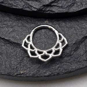 Mandala fleur de lotus, 16 g, 8 mm, acier chirurgical 316L poli massif, segment articulé, septum Helix, piercing Cartilage, anneaux Daith