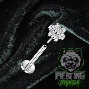 Piercing de titanio ASTM F136 sin rosca, con flor blanca y circonita cúbica, con parte trasera plana y disco de fondo plano para labio, cartílago, hélice, trago