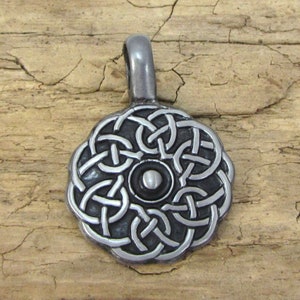 Celtic Knot Pendant, 39x27mm Celtic Knot Pendant, Jewelry Supplies, Item 160p
