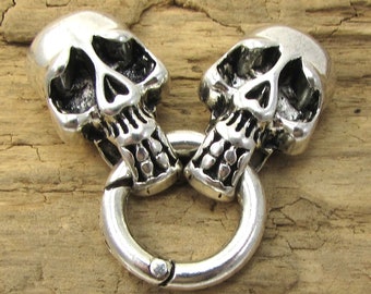 Skull Clasp, One (1) Skull Clasp, Necklace and Bracelet Clasp, Jewelry Supplies, Item 2346m