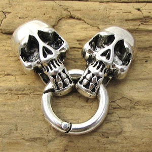 Skull Clasps, One (1) Skull Clasps, Necklace and Bracelet Clasps, Jewelry Supplies, Item 2346m