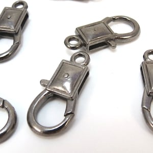 Lobster Clasps, (8) Eight Gunmetal Finished Lobster Claw Clasps, Jewelry Supplies, Item 759m