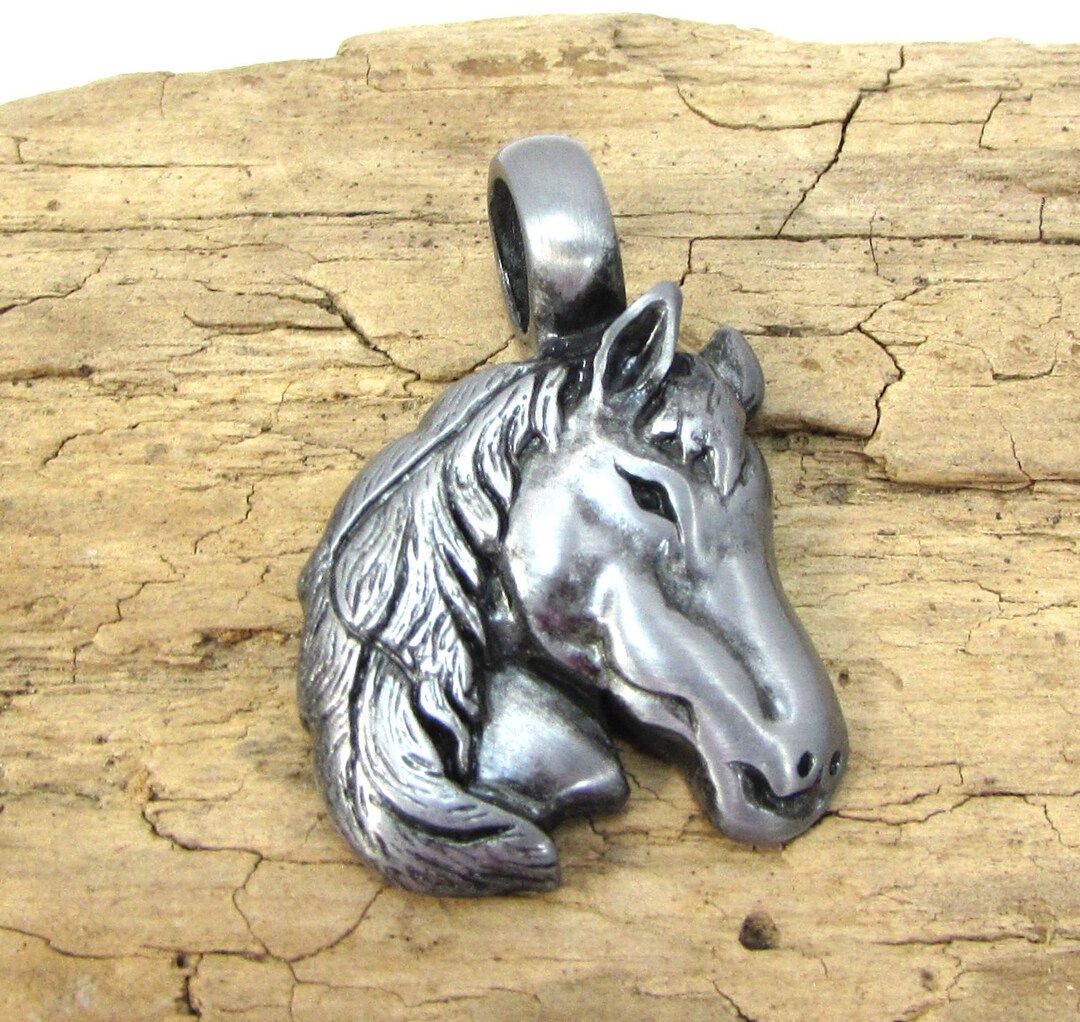 馬のペンダント、35 x 24 mm 馬のペンダント、商品番号162p - Etsy 日本