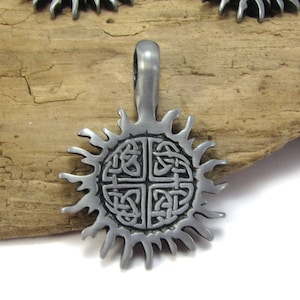 Sun Pendant, 42x31mm Celtic Knot Sun Pendant, Jewelry Supplies, Item 187p