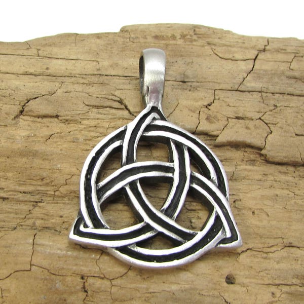 Celtic Knot Pendant, 40x29mm Celtic Knot Pendant, Jewelry Supplies, Item 100p