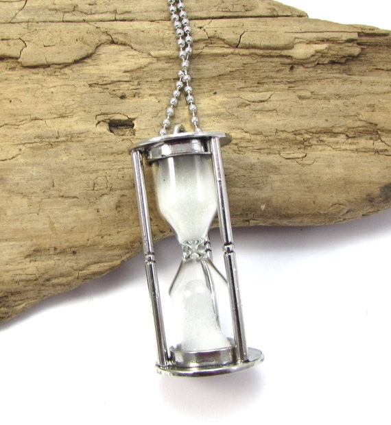 砂時計ネックレス、51 x 23 mm ミニチュアアンティークシルバー砂時計