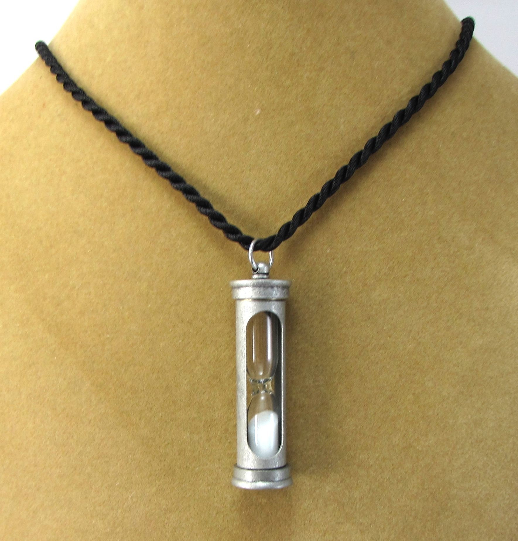 砂時計ネックレス、47 x 14 mm アンティークシルバー砂時計ペンダント