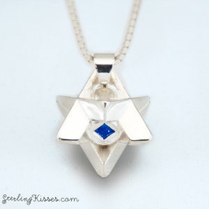Colgante Little Light Destiny en plata de ley con gema Hunter Titan Warlock Guardian