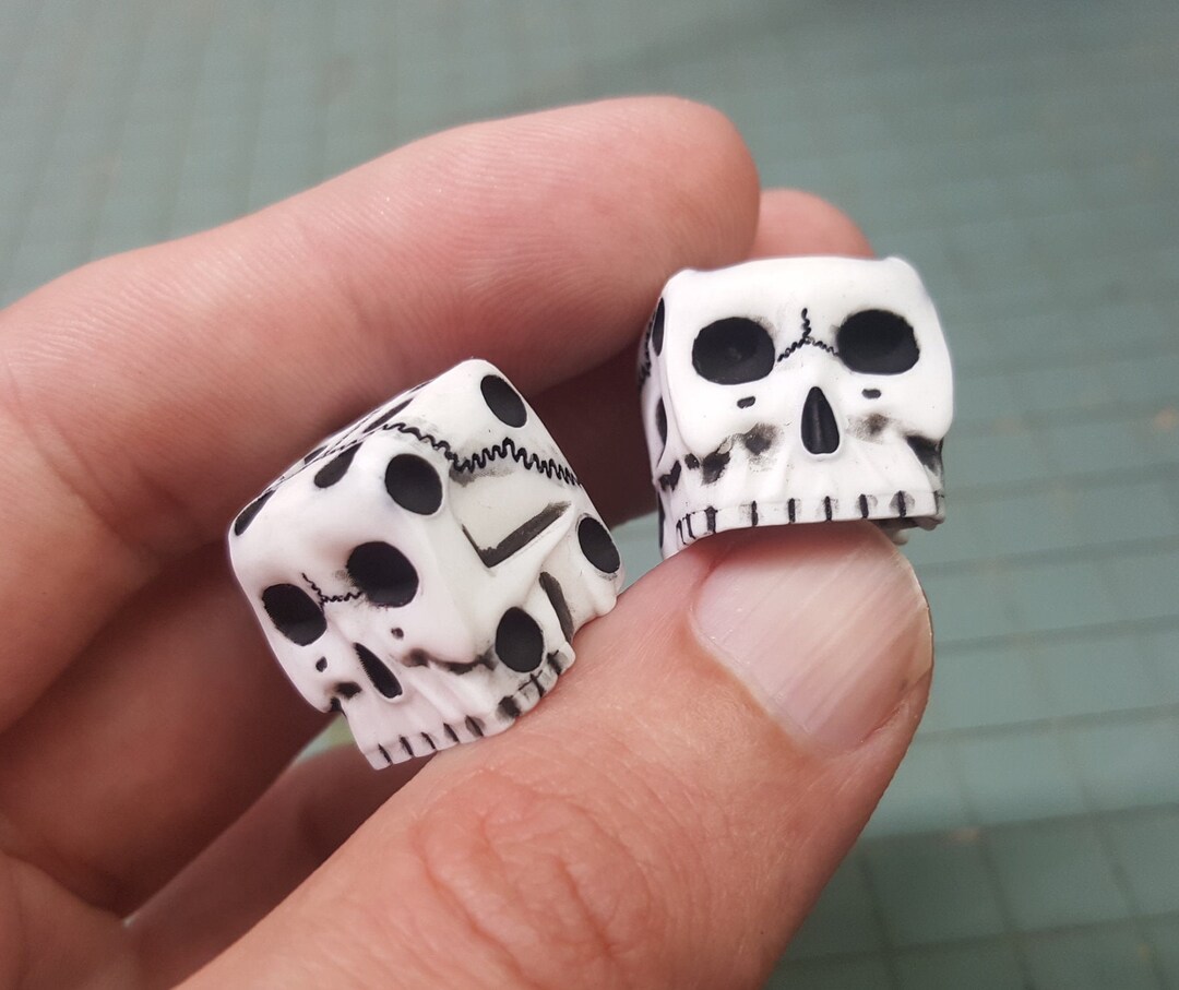 Skull Dice Pair: Hand-painted Resin D6 - RPG Gaming - Etsy