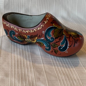 Hand Made Delightful Norwegian Wooden &quot;Tresco&quot; Shoe or Clog with Lovely Rosemaling