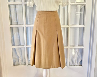 1950s Tan wool skirt. Small