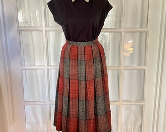 Vintage Red and Gray Pleated Skirt. High Waist. Small.