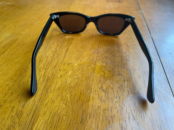 NOS unused 50s 60s brown cat eye sunglasses - image 6