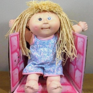 Cabbage Patch Crimp n Curl DOLL w/ accessories- 1990 Hasbro First Edition- hair designed for styling -w/ crimper curling iron comb -preowned