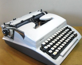 Remington Mark ll Typewriter w/ case & key- working condition- pica type- vintage manual typewriter- office decor- mid century- retro- 1960s