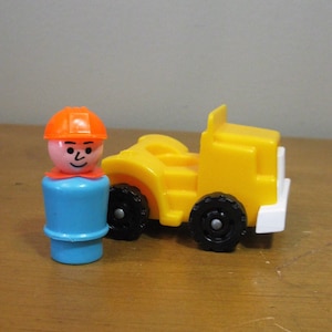 FISHER PRICE Little People truck /construction vehicle - with construction worker - 1970s/80s -tow truck - EXCELLENT -vintage Fisher Price