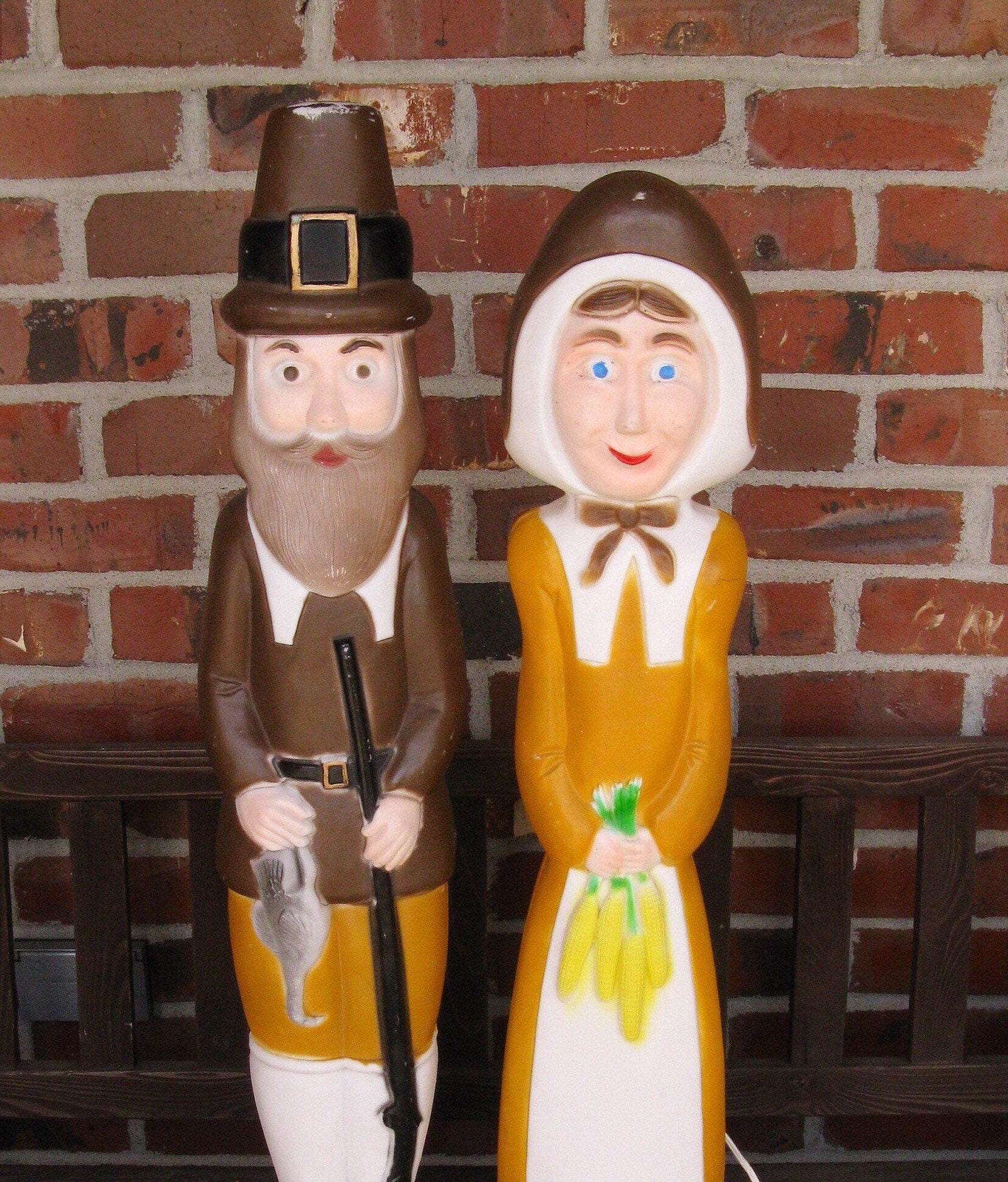 1996 PILGRIM Man and Woman Thanksgiving Blow molds- Union Products -Don Featherstone -set of 2- pilgrim blowmold - outdoor holiday decor 1996 PILGRIM Man and Woman Thanksgiving Blow molds- Union Products -Don Featherstone -set of 2- pilgrim blowmold - outdoor holiday decor
