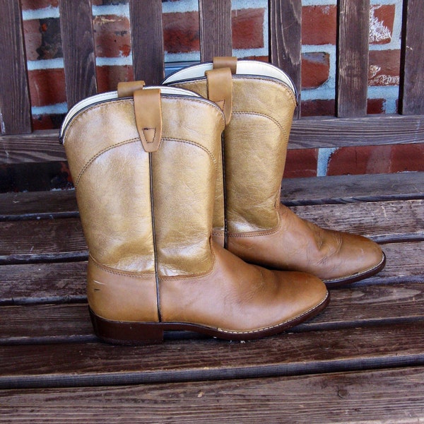 LAREDO Women's Brown / Tan leather vamp cowboy /cow girl boots- size 6M -pull on - dress up -costume- western boots -made USA