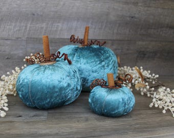 Teal velvet pumpkin set