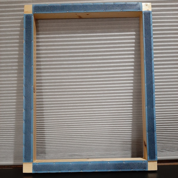 WOODEN FRAME with Gripper Strip for rug hooking / punch needle 15"x 20" Pine, Smooth Clear Finish