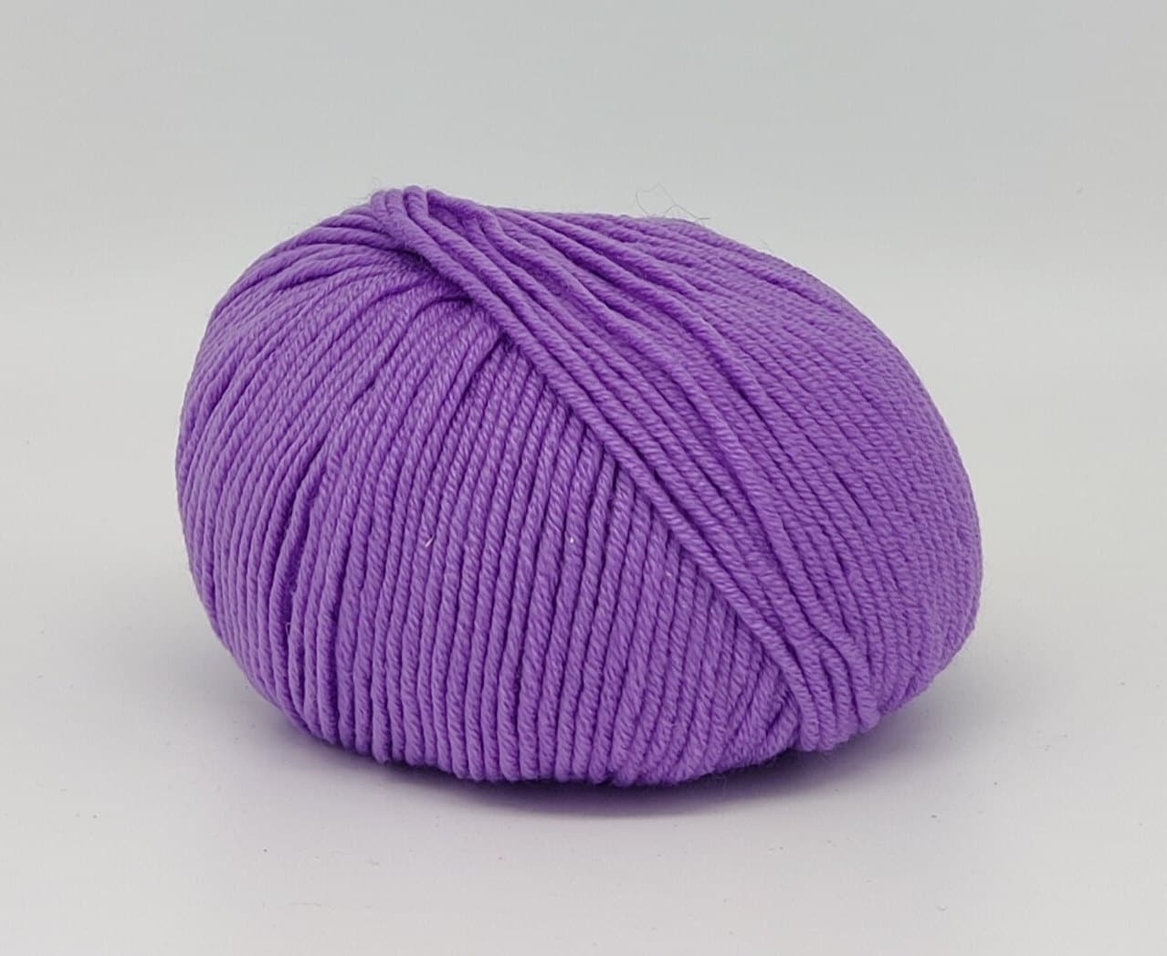 Fil à Tricoter 100% Laine Mérinos Canberra - 300g, Couleurs Blanc/crème/rose - Neuf