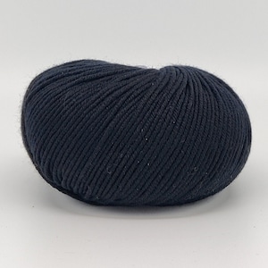 Wool # 824 Knitting yarn 100% Australian Merino Wool spun in Italy, 1 oz.3/4 ( 50 g), 131 yards (120 m) Golden Fleece Prato