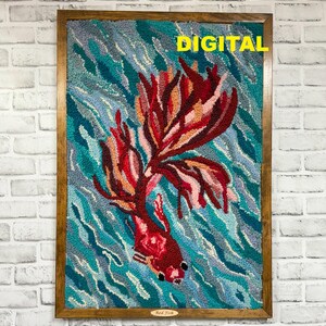 Peut inclure: Une œuvre d'art numérique encadrée représentant un poisson rouge avec une longue queue flottante, nageant dans un motif d'eau bleu et vert. L'œuvre est intitulée "Red Fish".