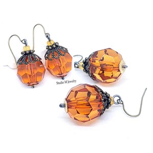 Orange Ohrringe, Bronze bedeckt Honig Orange Ohrring Tropfen, Halloween Herbst Ohrringe, Urlaub Party Schmuck, leichte Ohrringe (E593)