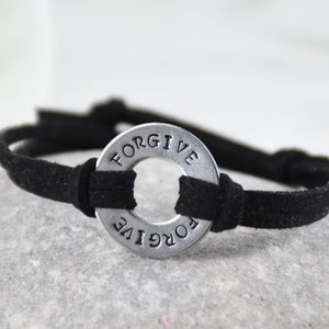 Pulsera FORGIVE - Mensaje inspirador estampado en metal, cita de palabra, mantra motivacional, afirmación personal, pulsera de cordón ajustable